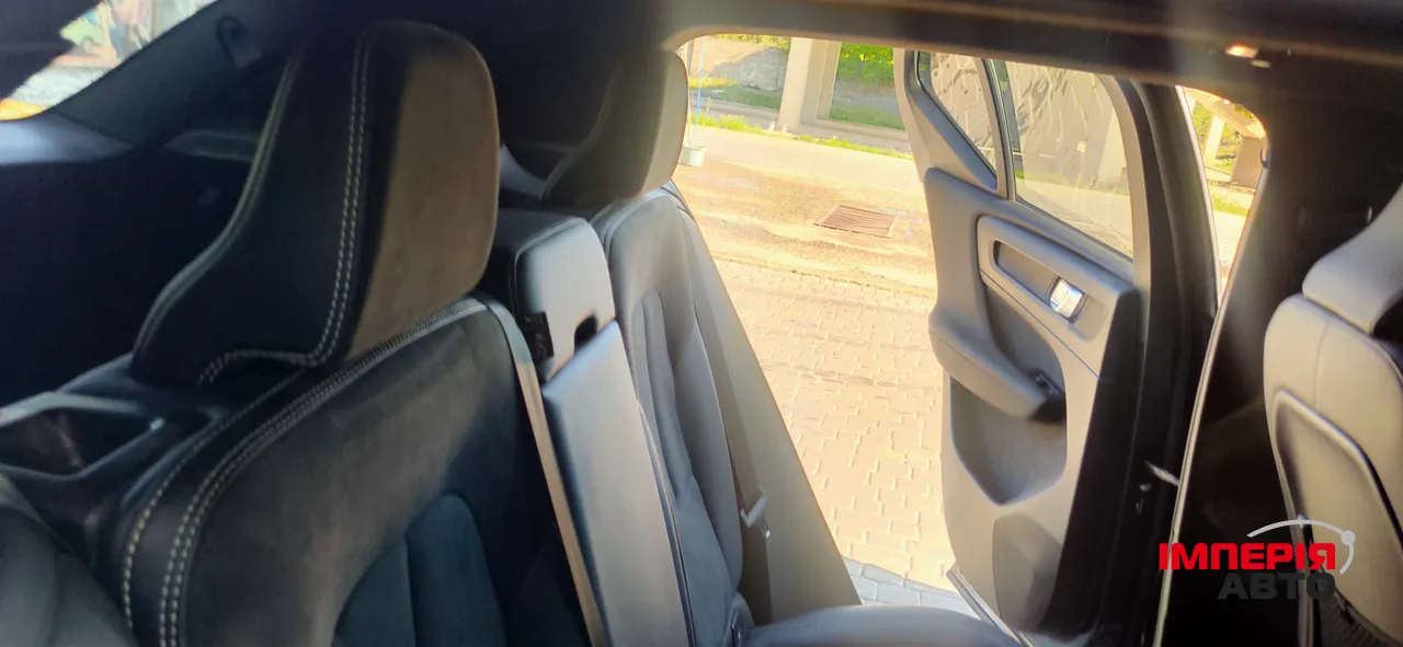 Volvo XC40 - фото 25
