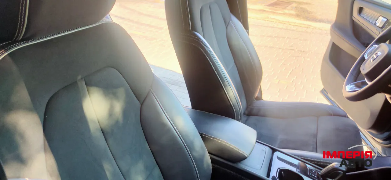Volvo XC40 - фото 19