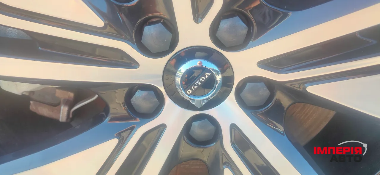 Volvo XC40 - фото 39