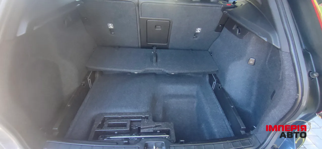 Volvo XC40 - фото 34