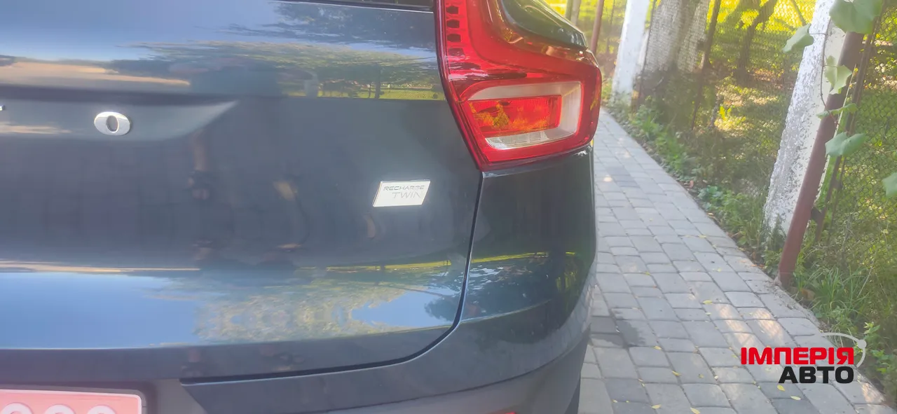 Volvo XC40 - фото 12
