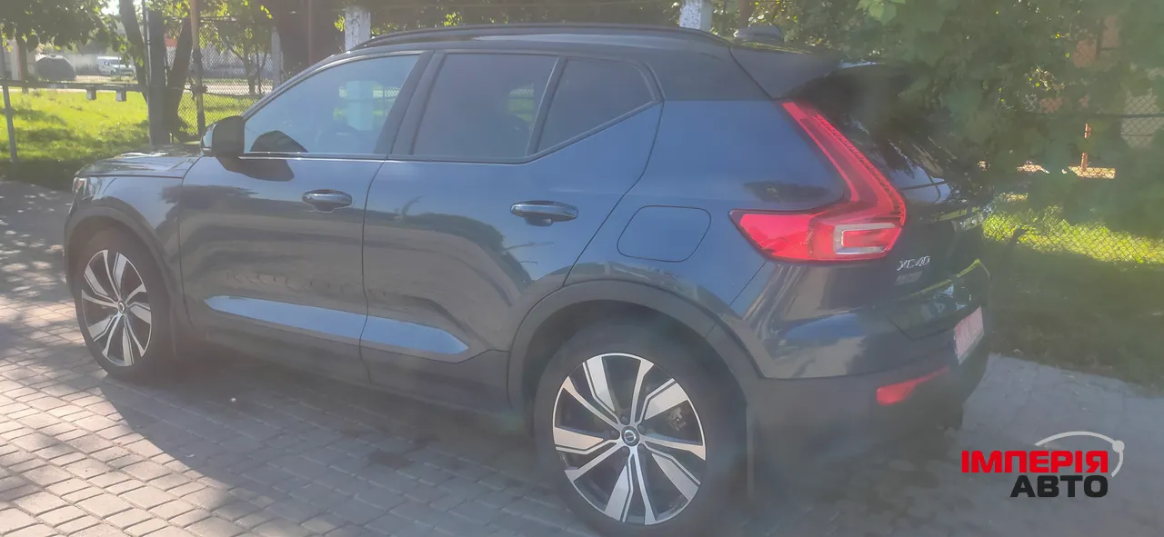 Volvo XC40 - фото 9