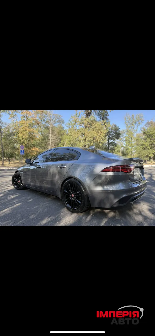 Jaguar XE - фото 3