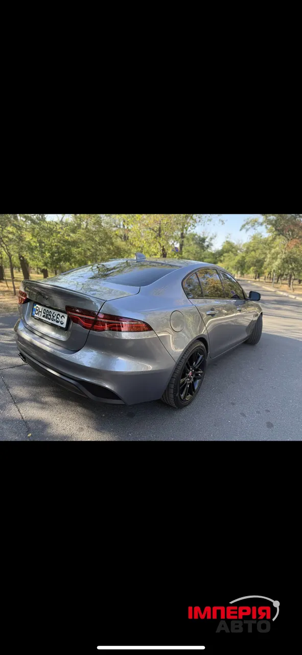 Jaguar XE - фото 7