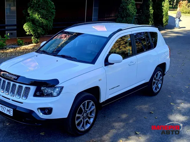 Jeep Compass - фото 1