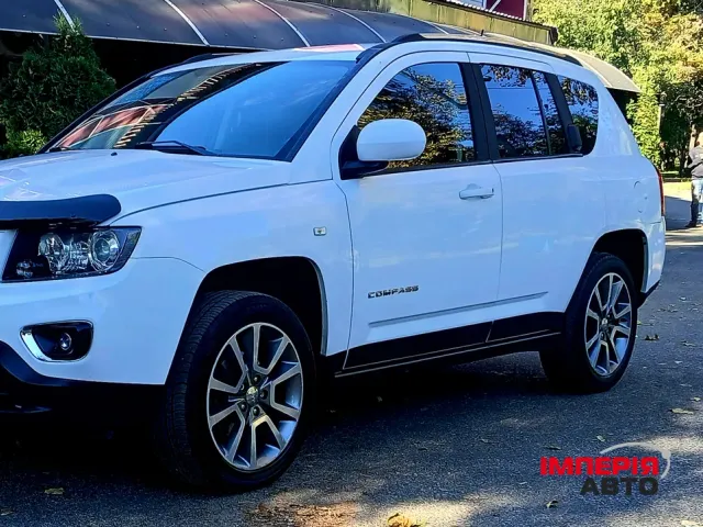 Jeep Compass - фото 2