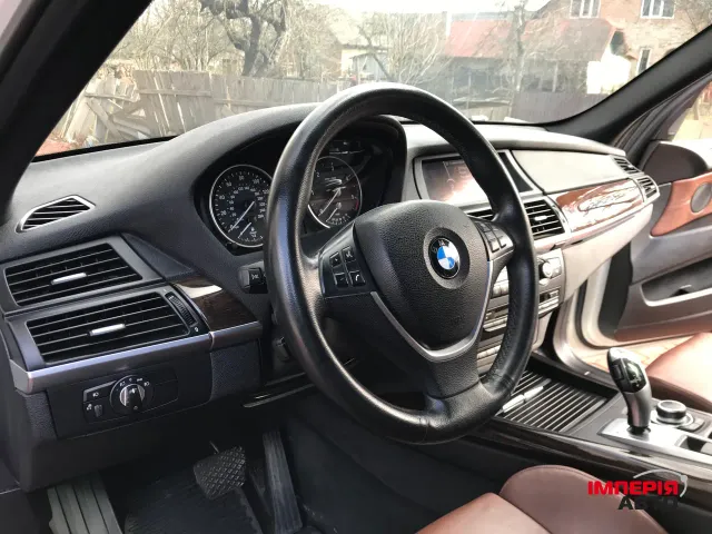 BMW X5 - фото 5