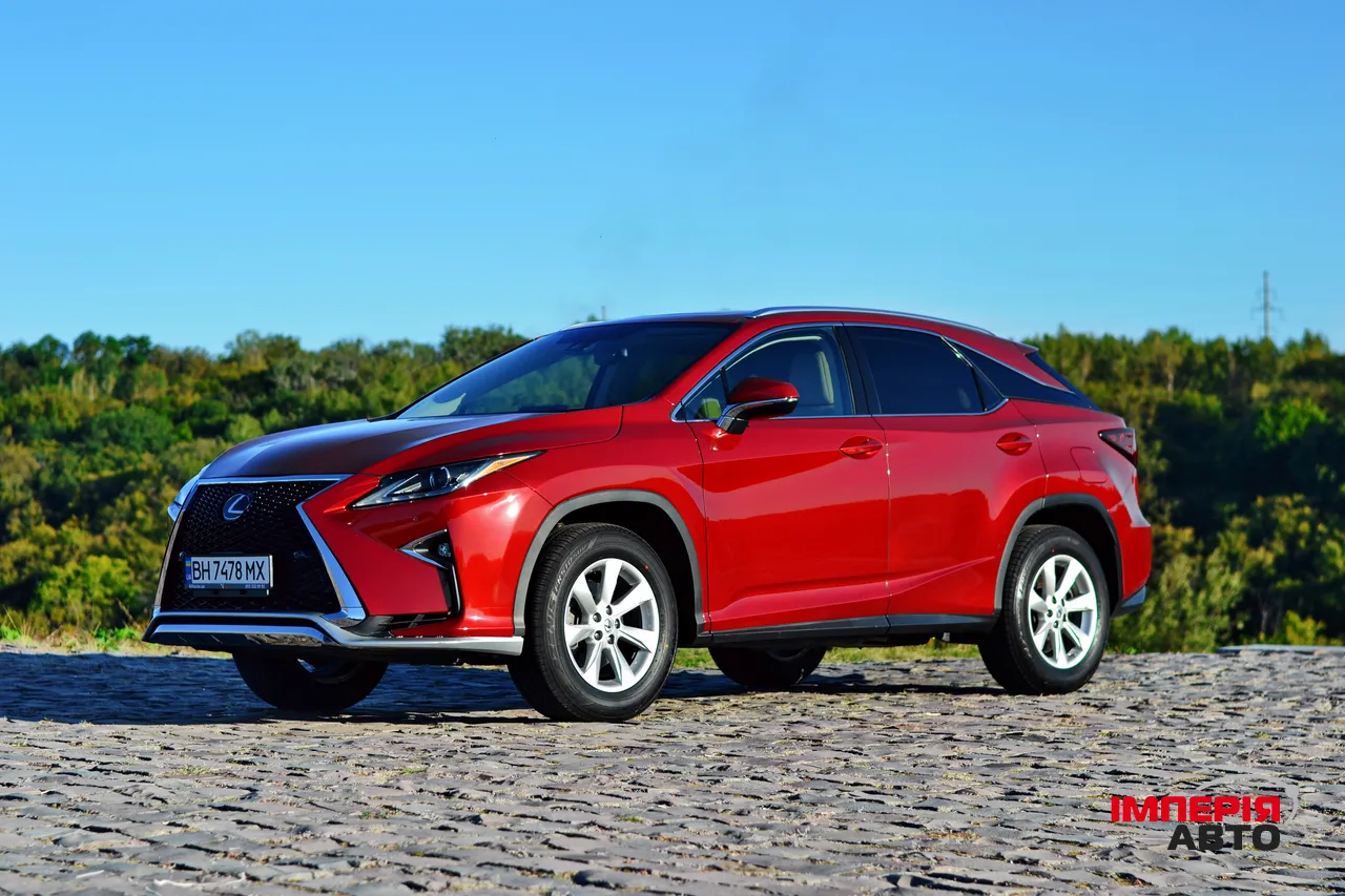 Lexus RX - фото 7