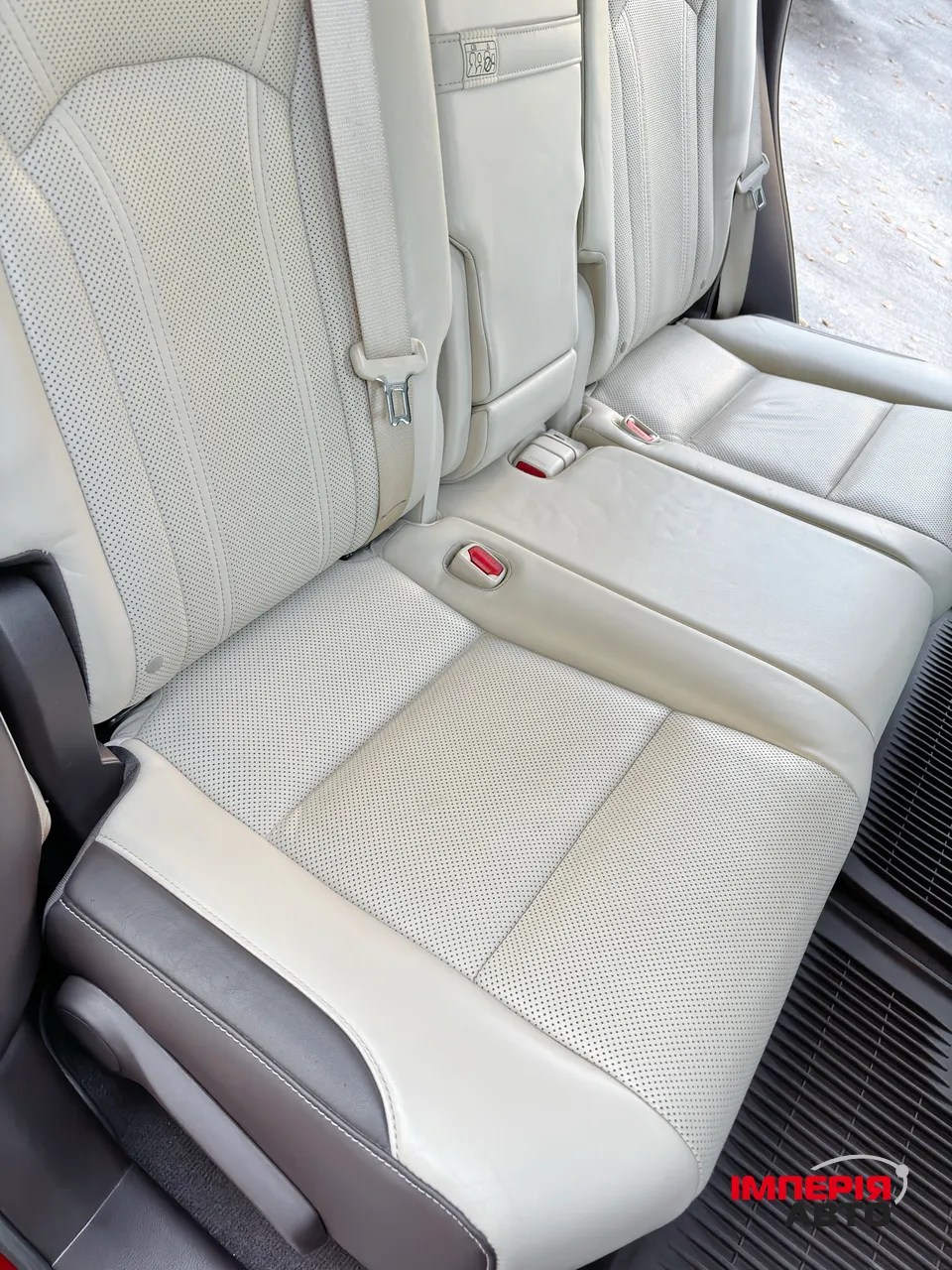 Lexus RX - фото 21