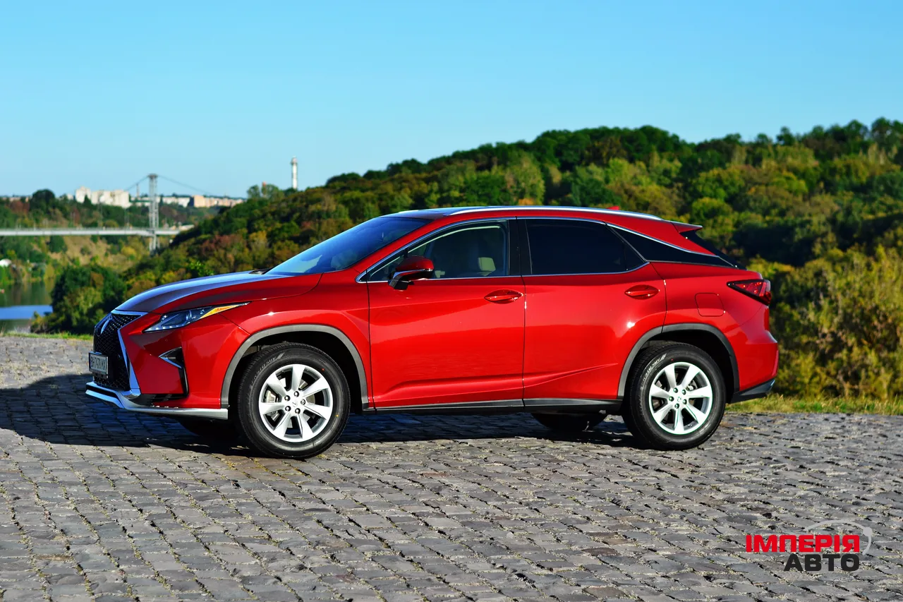Lexus RX - фото 9