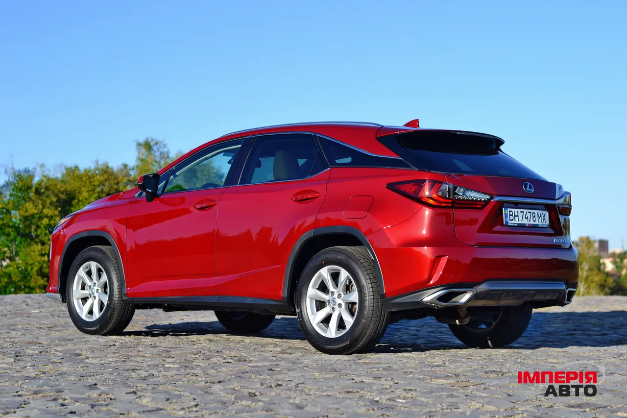 Lexus RX - фото 5