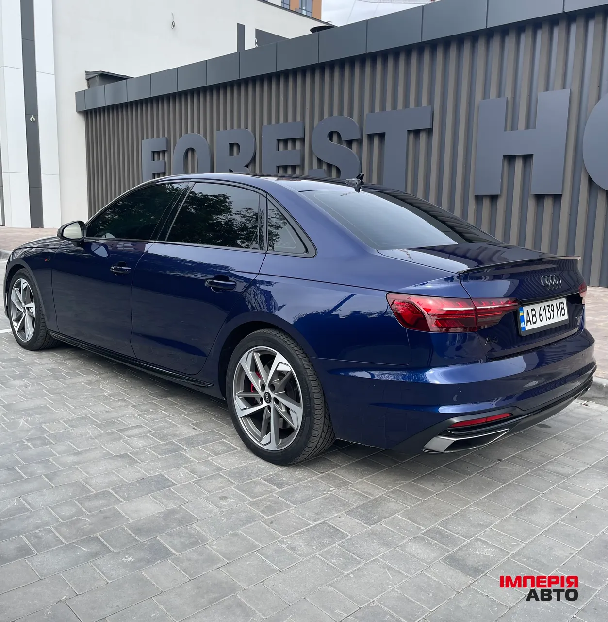 Audi A4 - фото 6