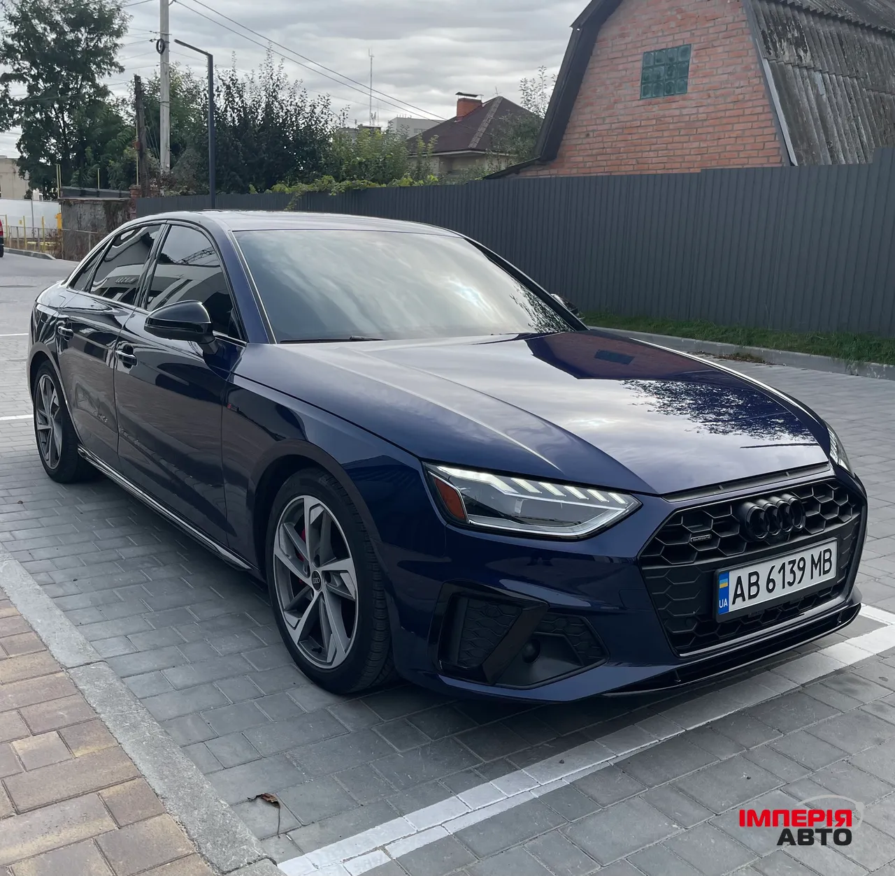 Audi A4 - фото 1