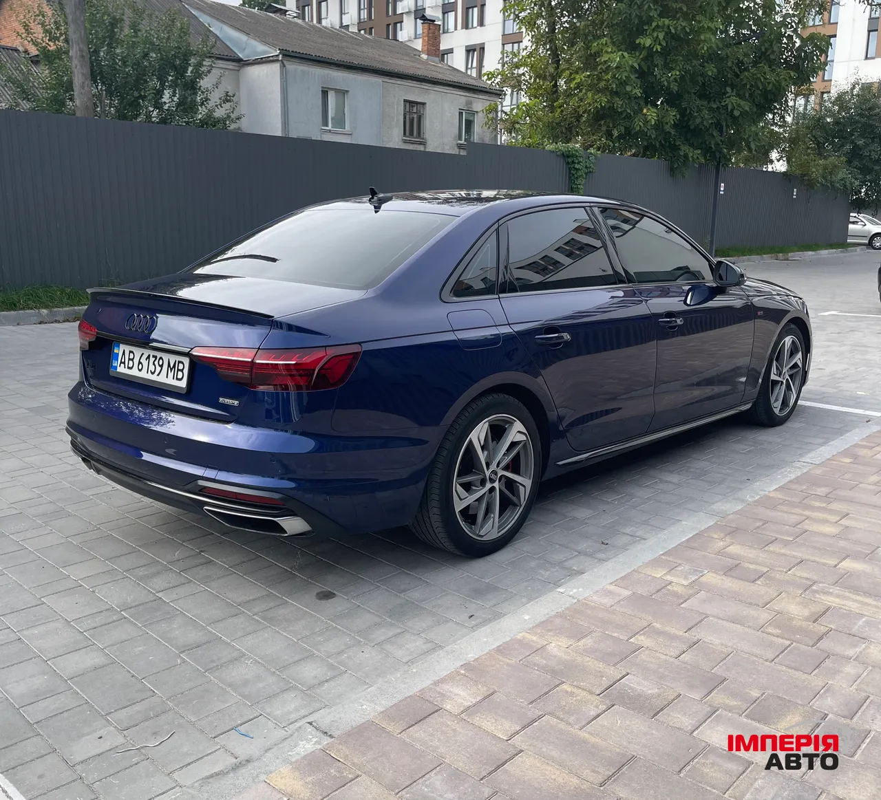 Audi A4 - фото 8