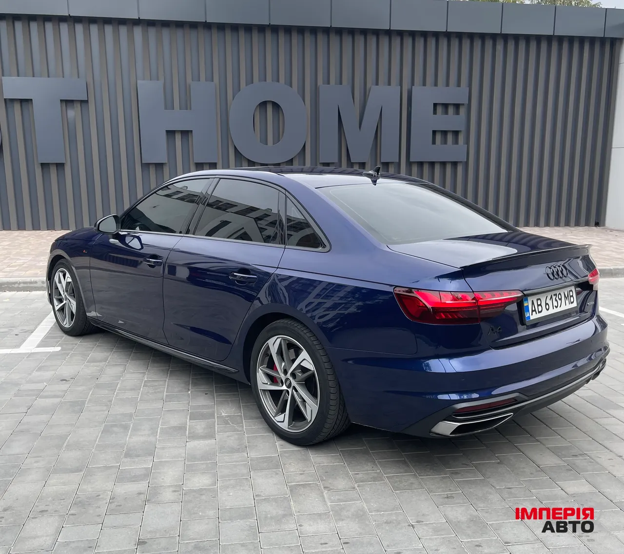 Audi A4 - фото 5