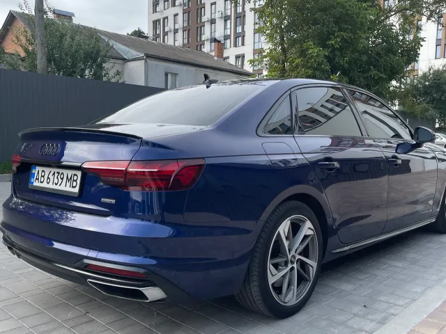 Audi A4 - фото 2