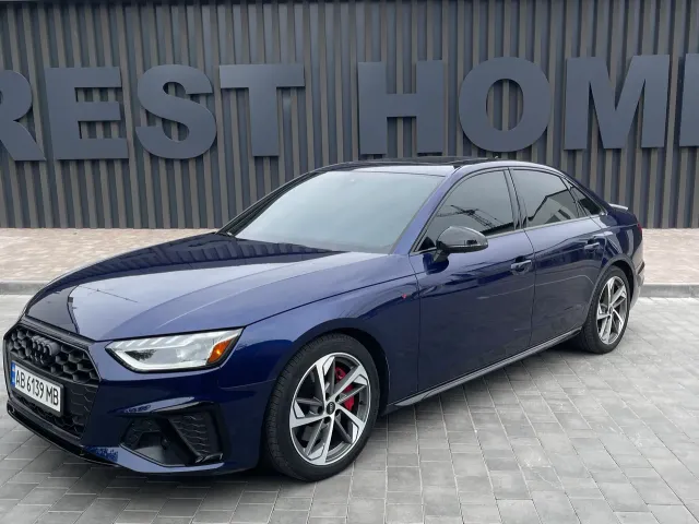 Audi A4 - фото 3