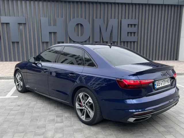 Audi A4 - фото 5