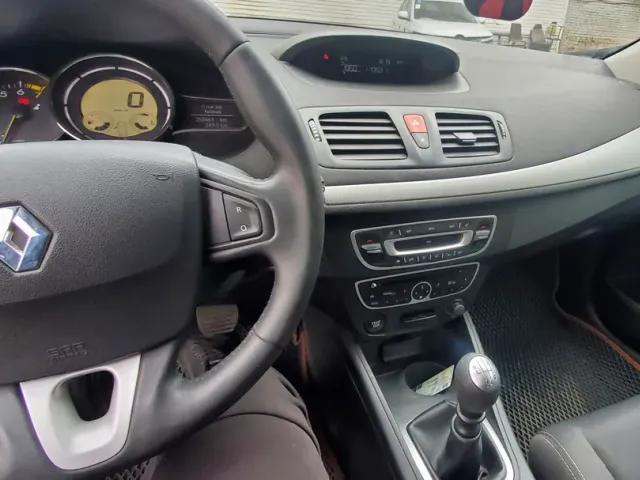 Renault Megane - фото 5