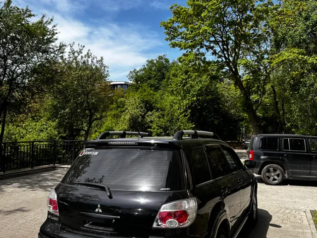 Mitsubishi Outlander - фото 4