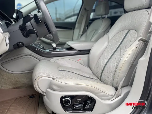 Audi S8 - фото 5