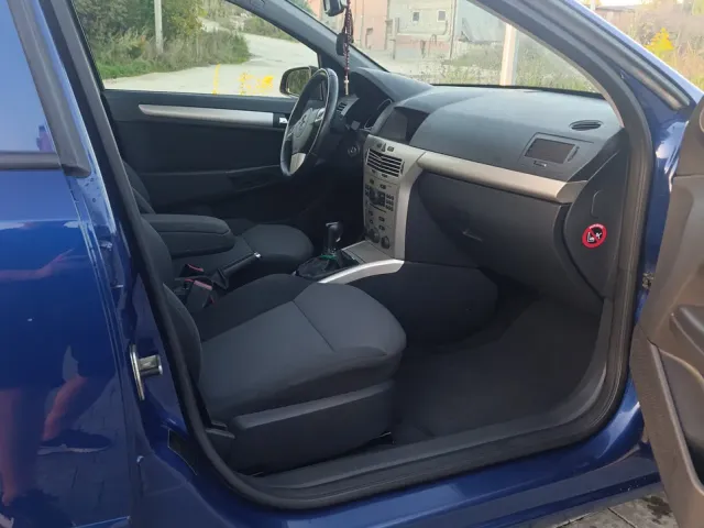 Opel Astra - фото 3