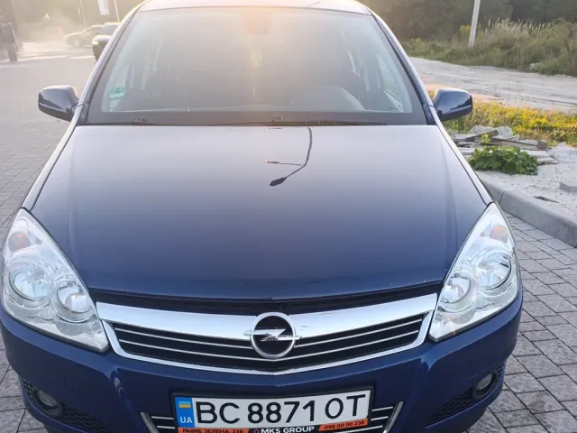 Opel Astra - фото 2