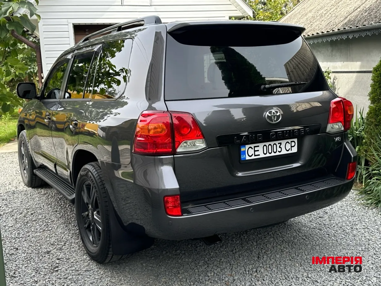 Toyota Land Cruiser - фото 2