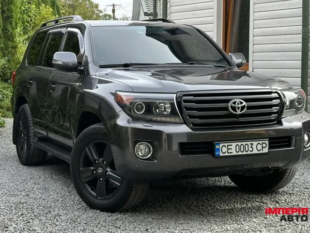 Toyota Land Cruiser - фото 1