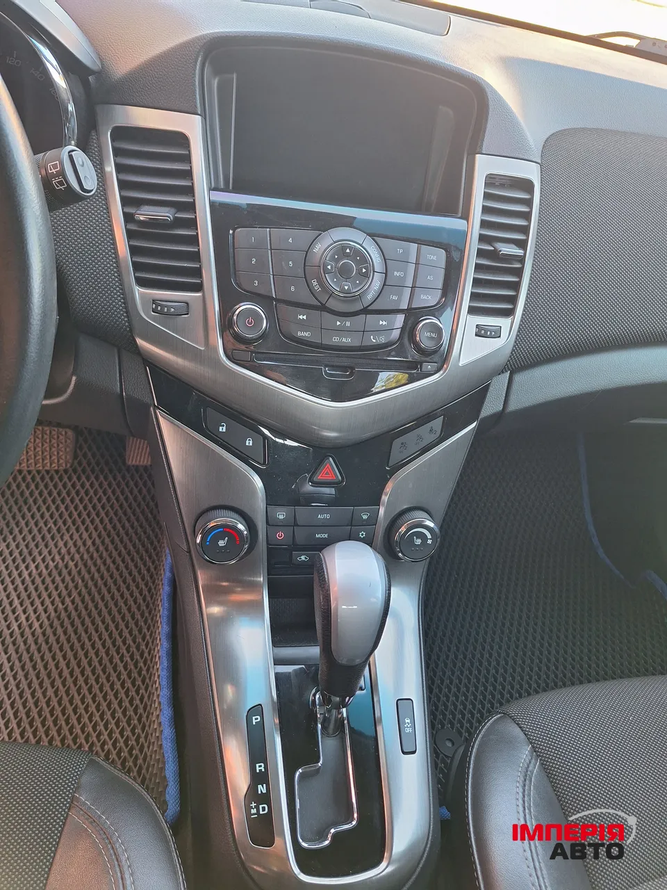 Chevrolet Cruze - фото 24