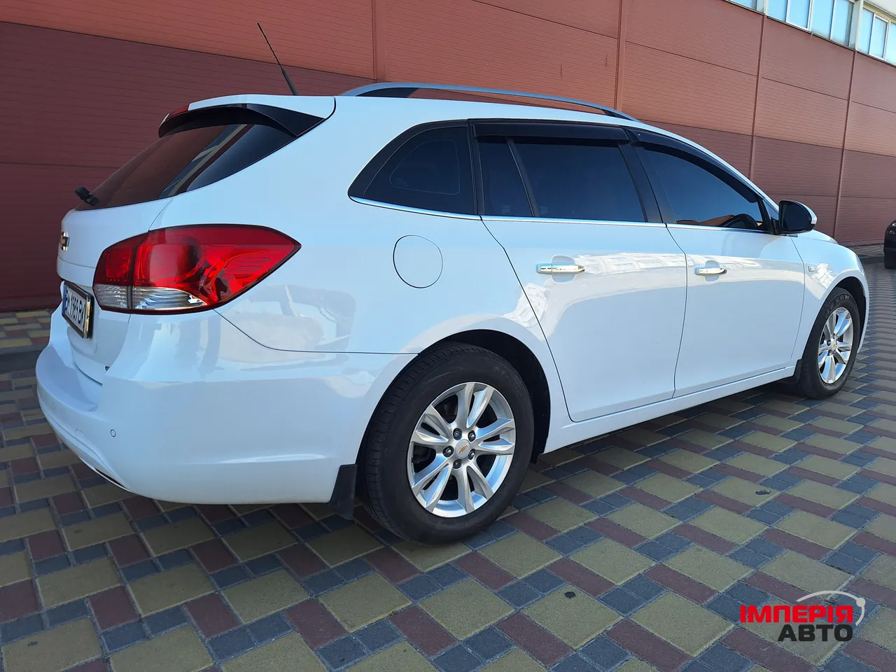 Chevrolet Cruze - фото 13