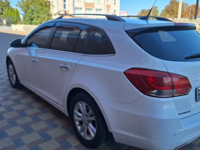 Chevrolet Cruze - фото 2