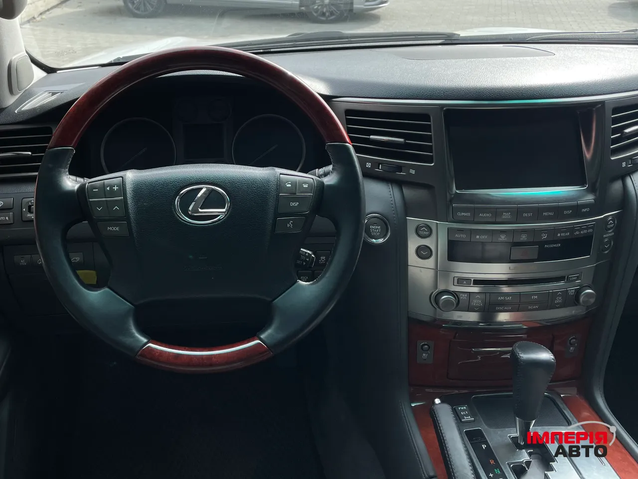 Lexus LX - фото 5