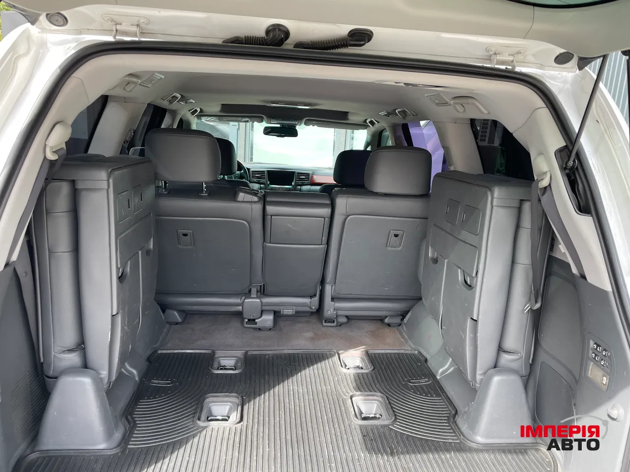 Lexus LX - фото 7