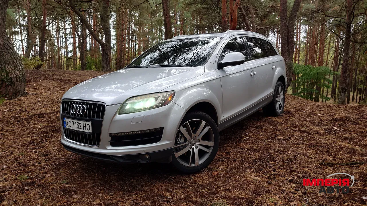 Audi Q7 - фото 7
