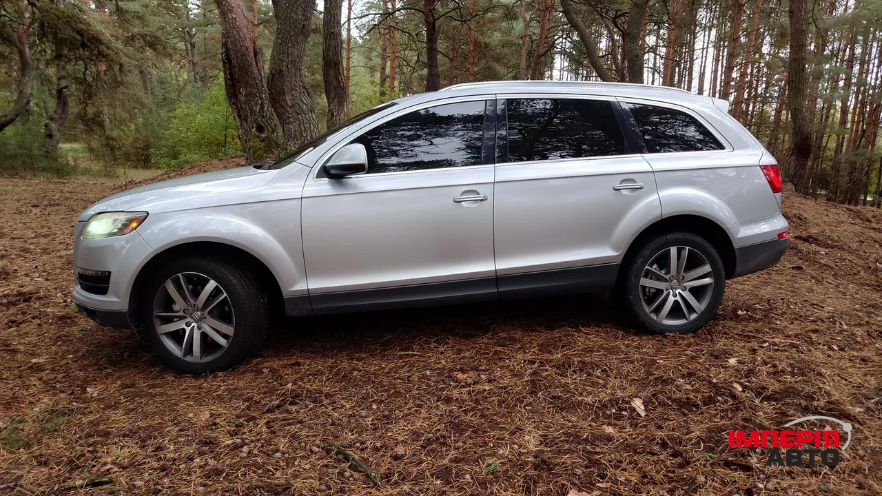 Audi Q7 - фото 9