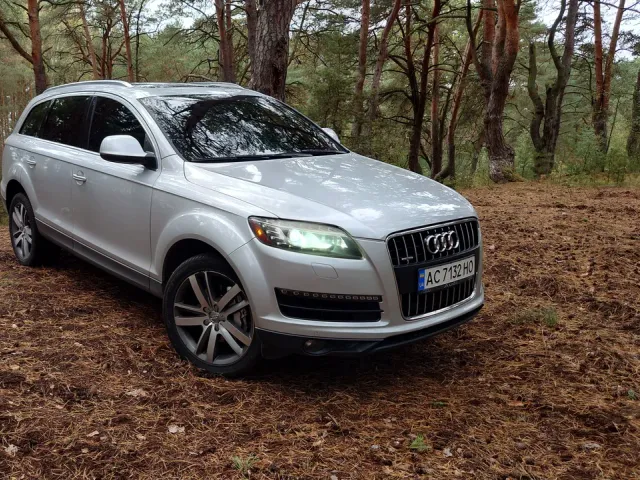Audi Q7 - фото 5