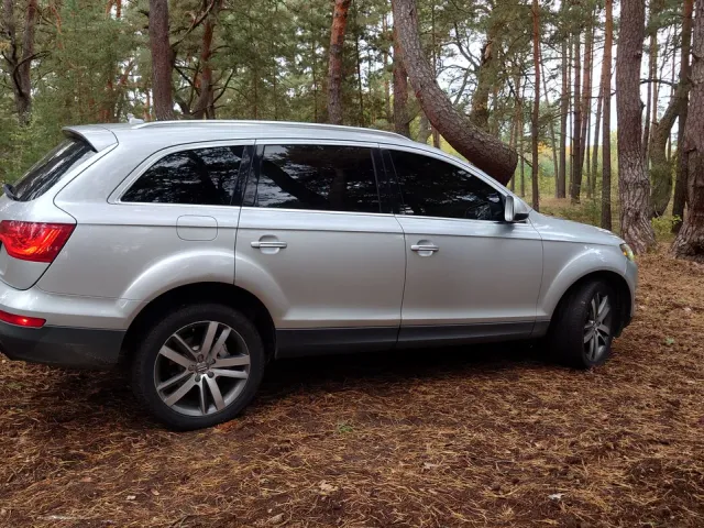 Audi Q7 - фото 3