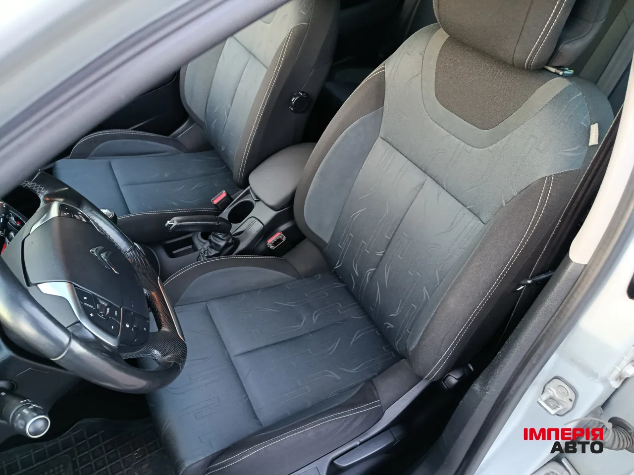 Citroen C4 - фото 9