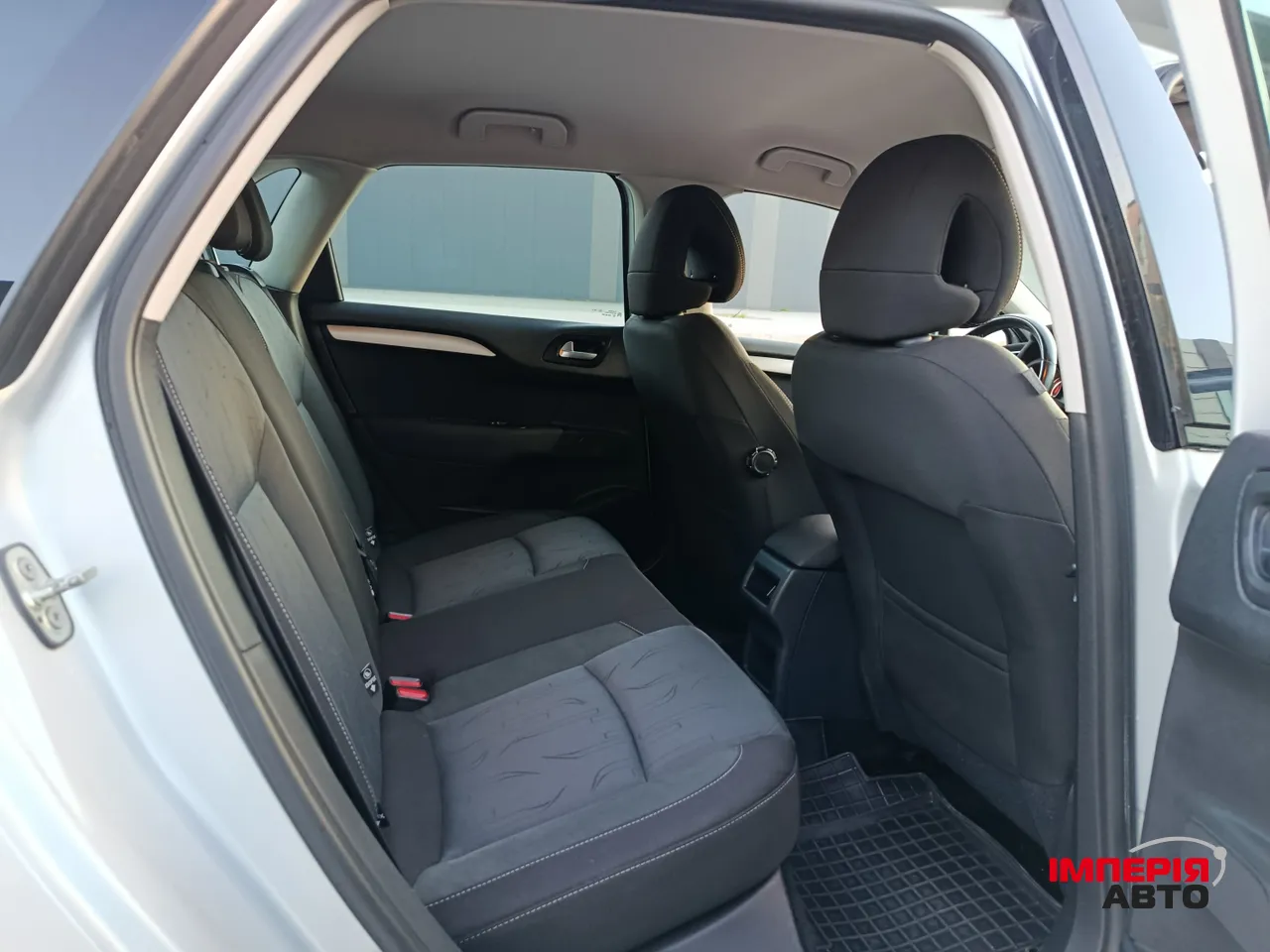 Citroen C4 - фото 12