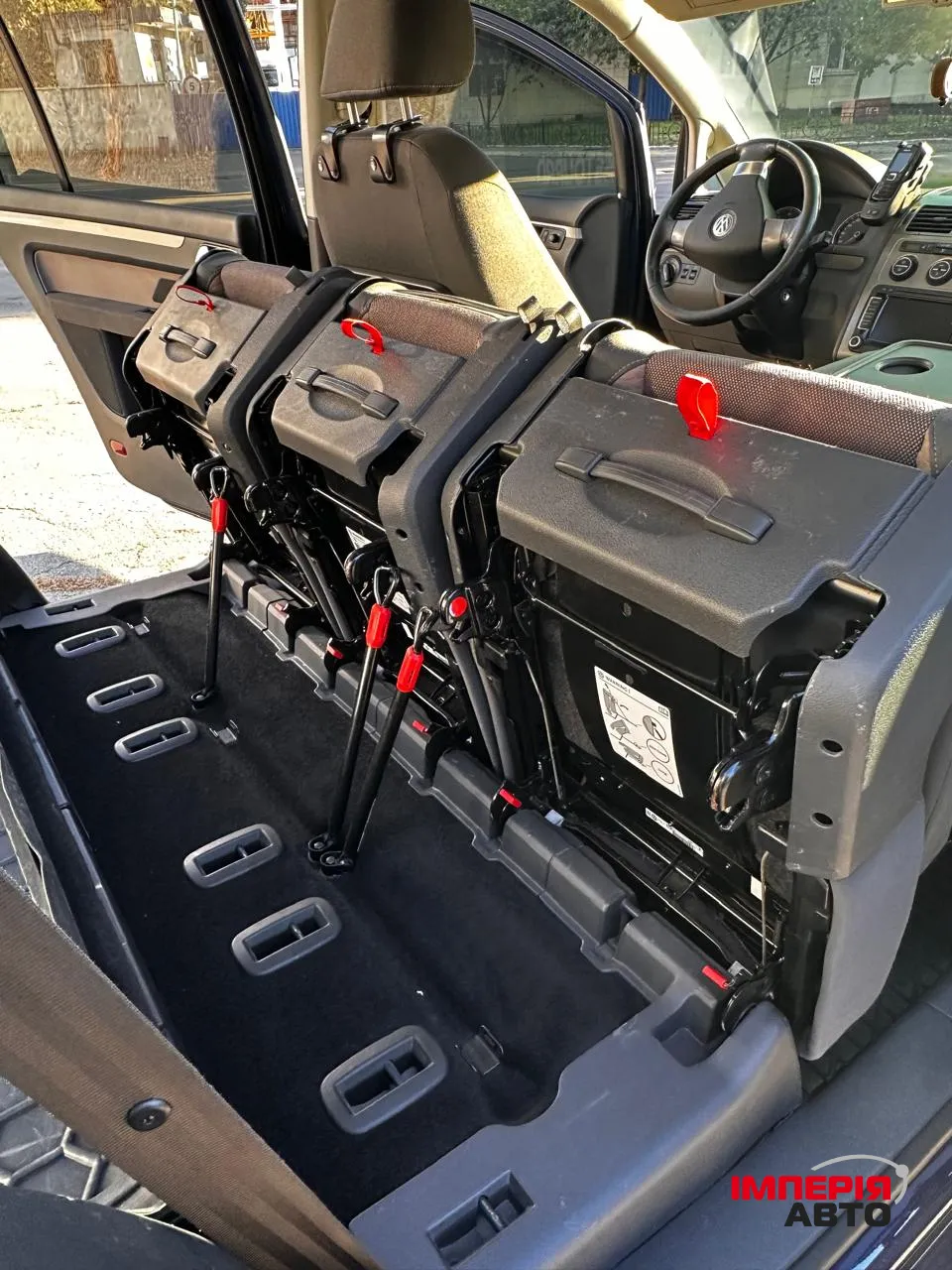 Volkswagen Touran - фото 47