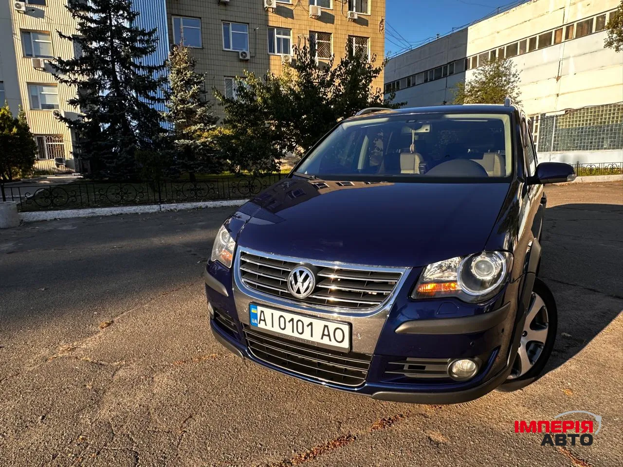 Volkswagen Touran - фото 4