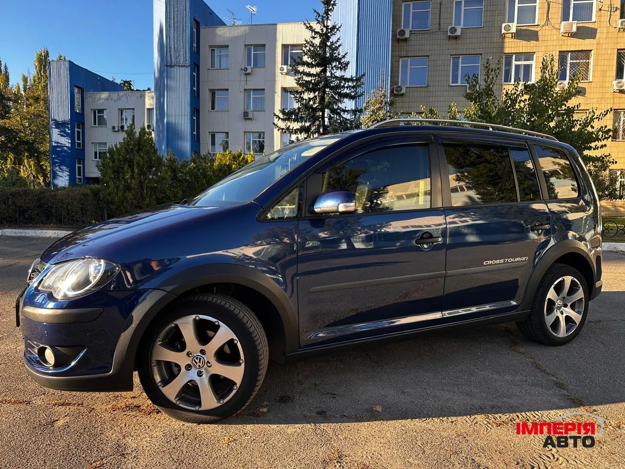 Volkswagen Touran - фото 2