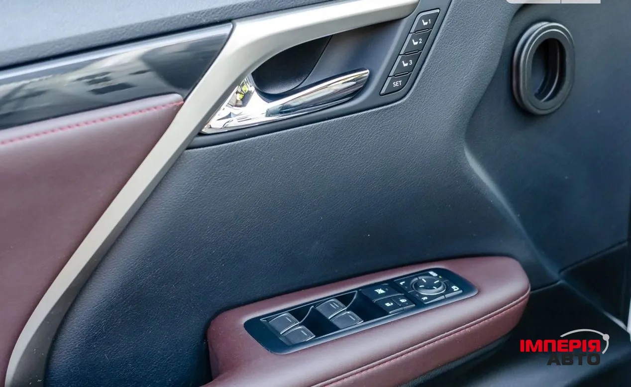 Lexus RX - фото 23