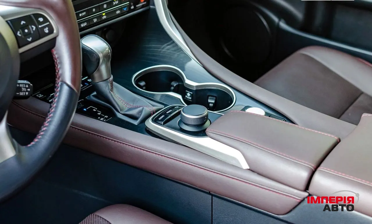 Lexus RX - фото 19