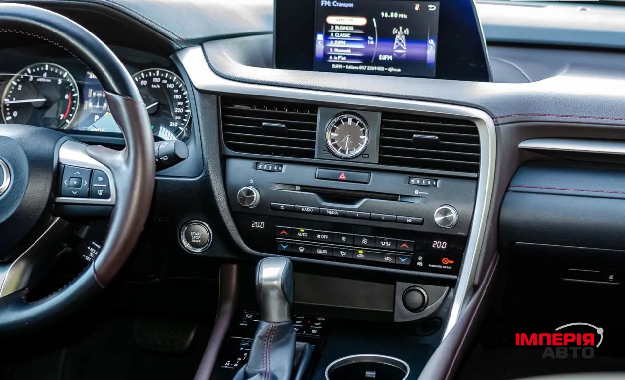 Lexus RX - фото 16