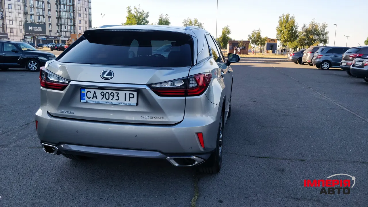 Lexus RX - фото 9