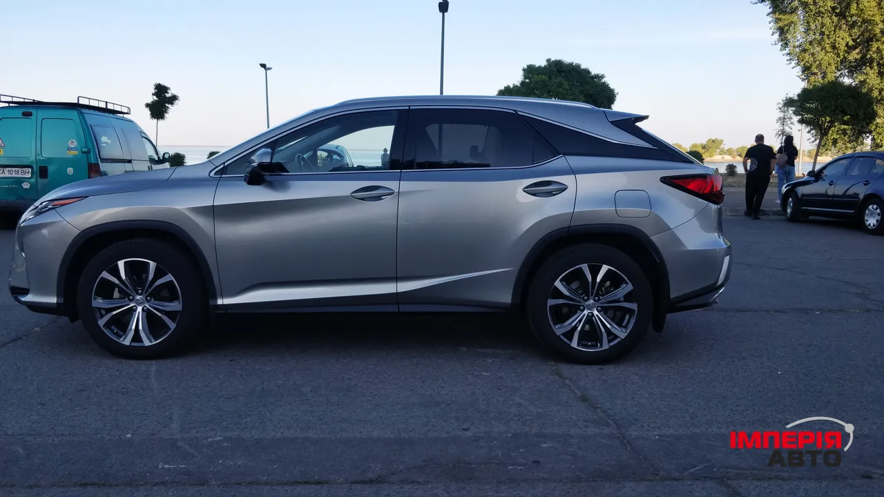 Lexus RX - фото 5
