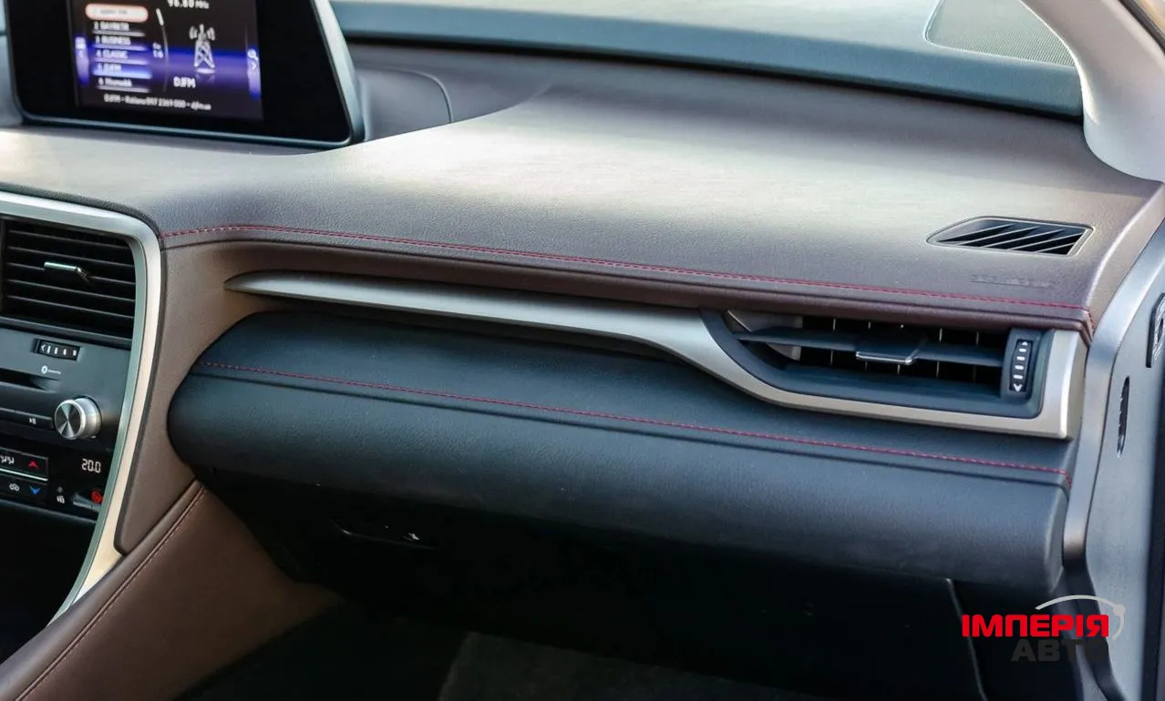 Lexus RX - фото 20