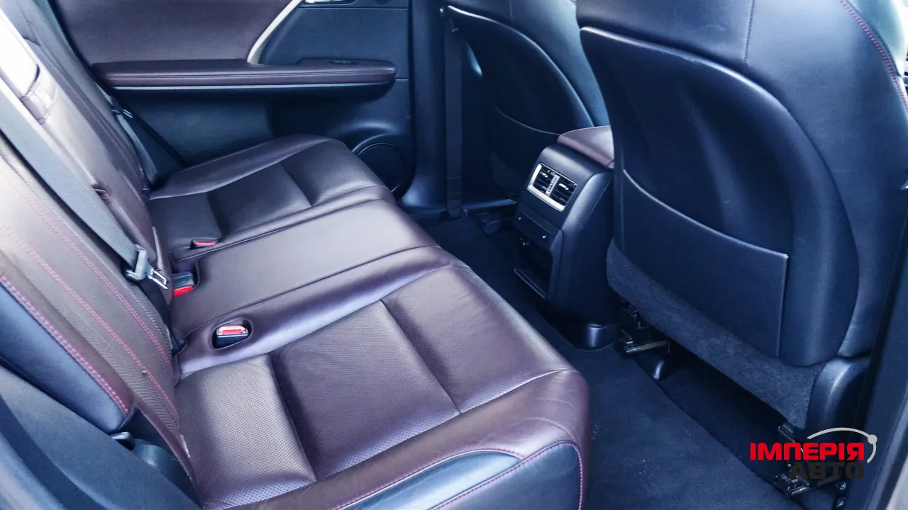 Lexus RX - фото 25